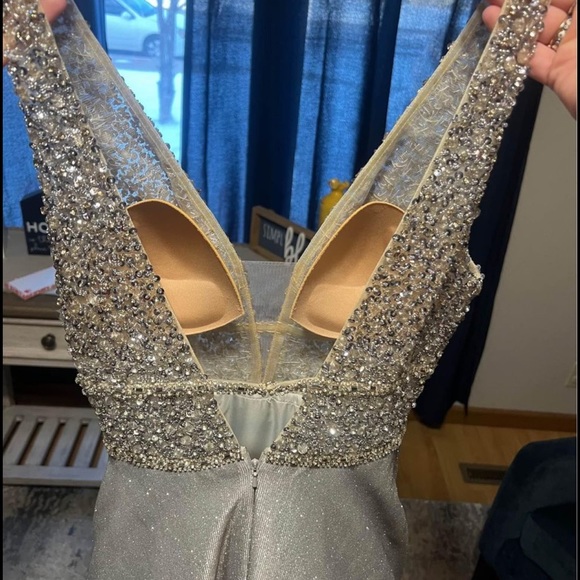 Prom dress! Never worn - Picture 4 of 4